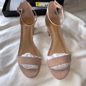 Steve Madden nude heels